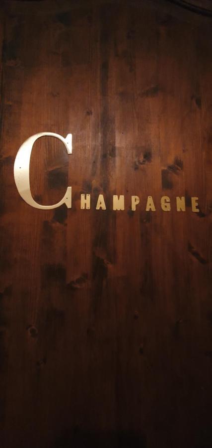 Au Chambellan Bed & Breakfast Ay-Champagne Exterior photo